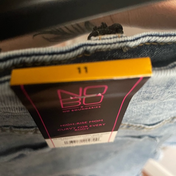 No Boundaries cut off shorts - Picture 3 of 3